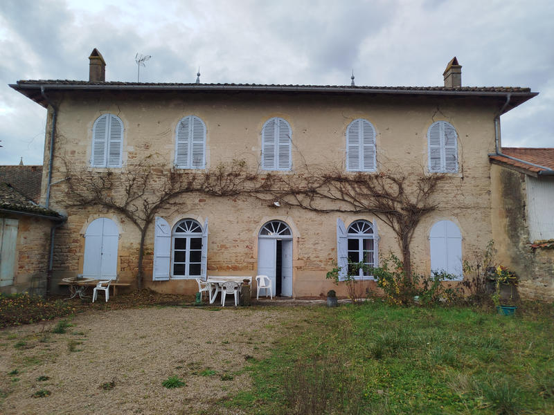 Maison - 250 m² - 12 pièces