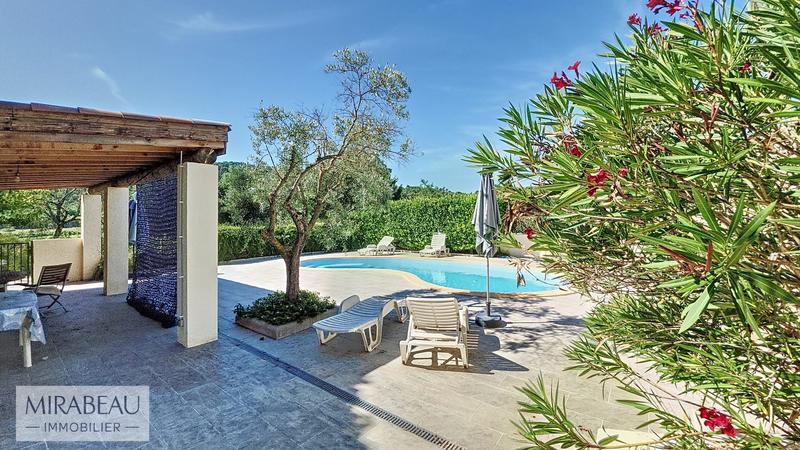 Villa - 180 m² - 8 pièces