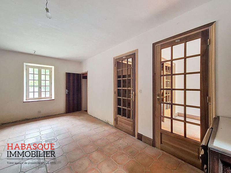 Maison - 281 m² - 9 pièces