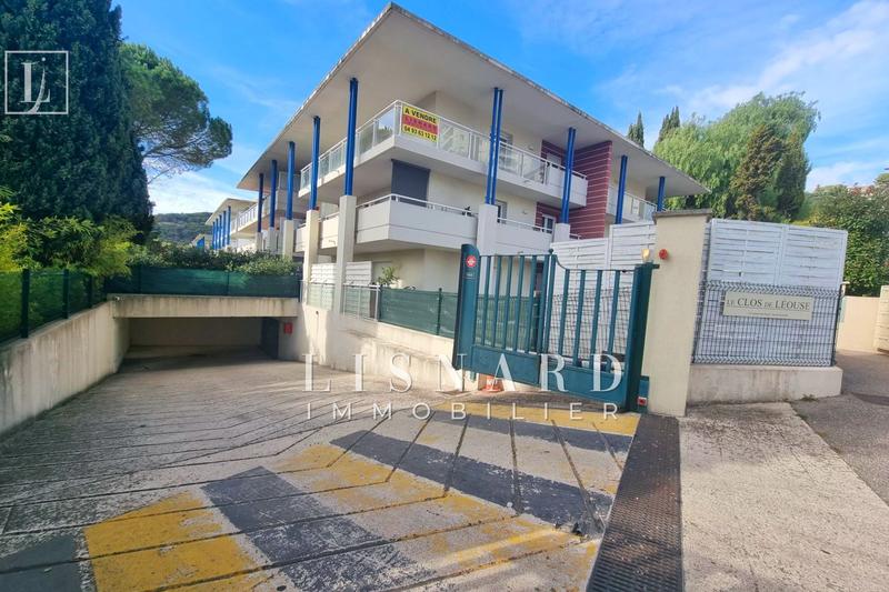 Parking / Garage - 13 m²