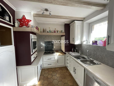 Maison traditionnelle - 145 m² - 5 pièces