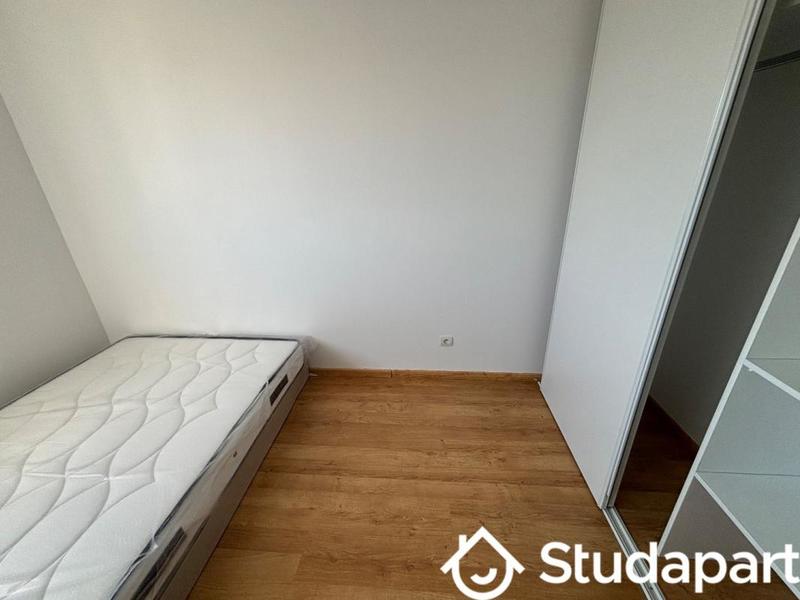 Chambre - 11 m² - 1 pièce