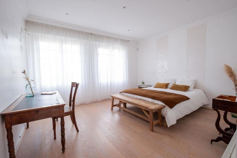 Maison en pierre - 266 m² - 12 pièces