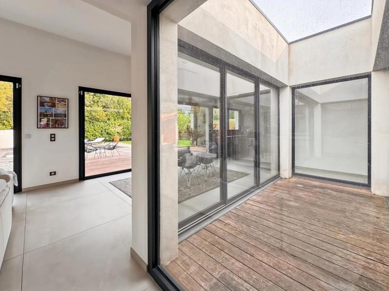 Maison - 236 m² - 7 pièces