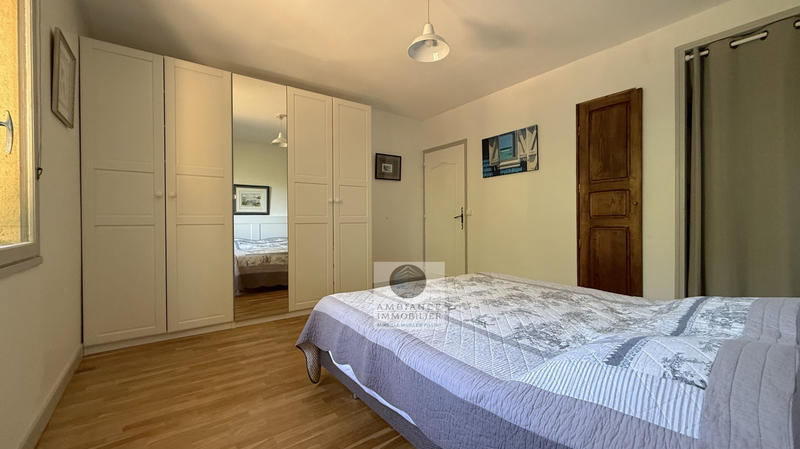 Maison - 225 m² - 10 pièces