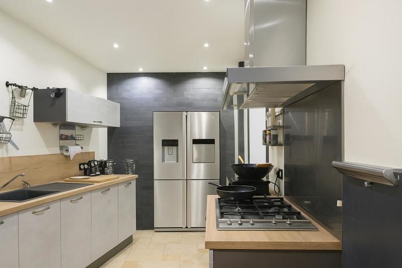 Maison - 261 m² - 11 pièces