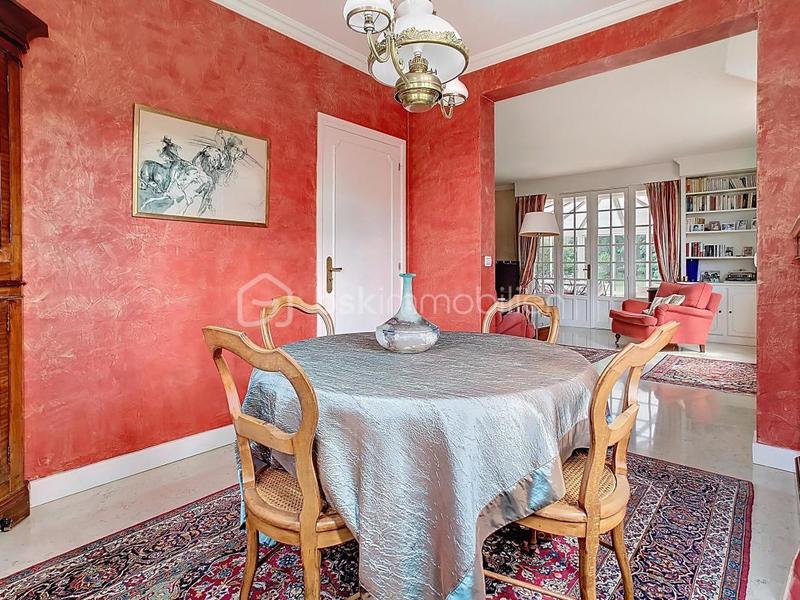 Maison - 207 m² - 6 pièces