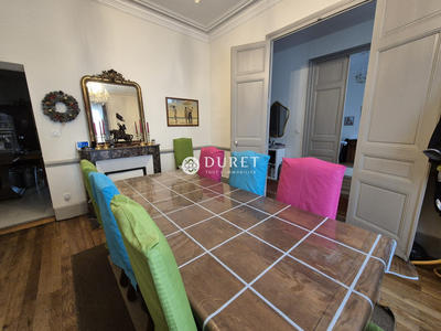 Maison - 251 m² - 11 pièces