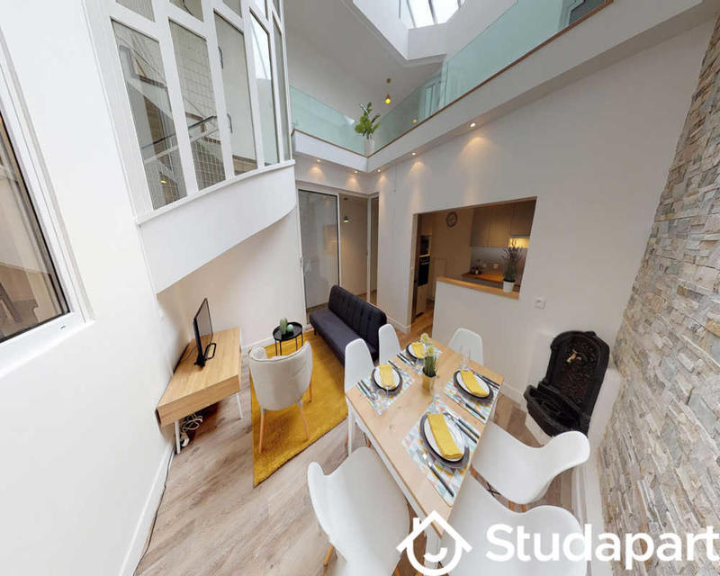 Chambre - 140 m² - 1 pièce