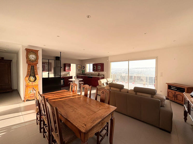 Maison - 149 m² - 5 pièces