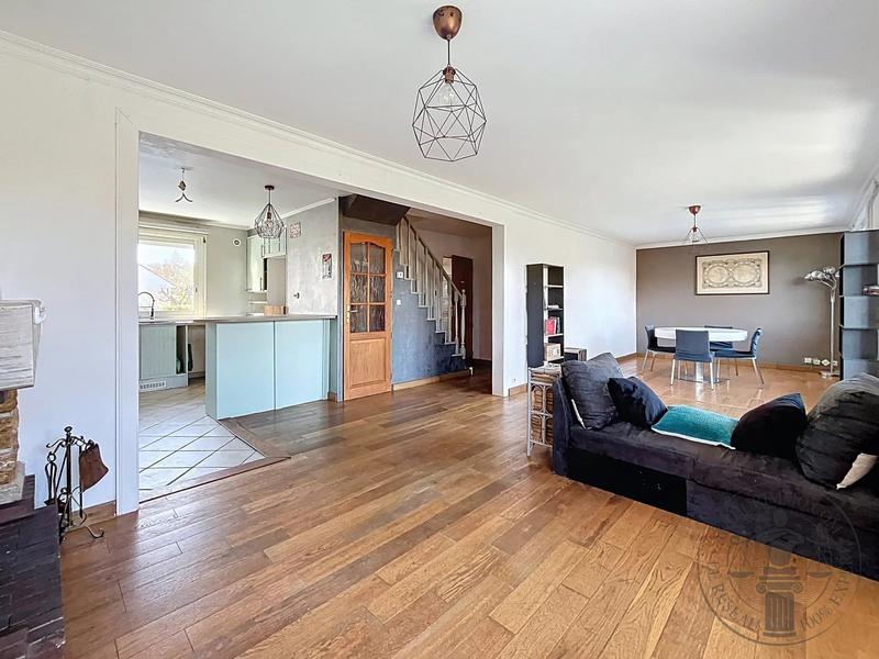 Maison - 163 m² - 8 pièces