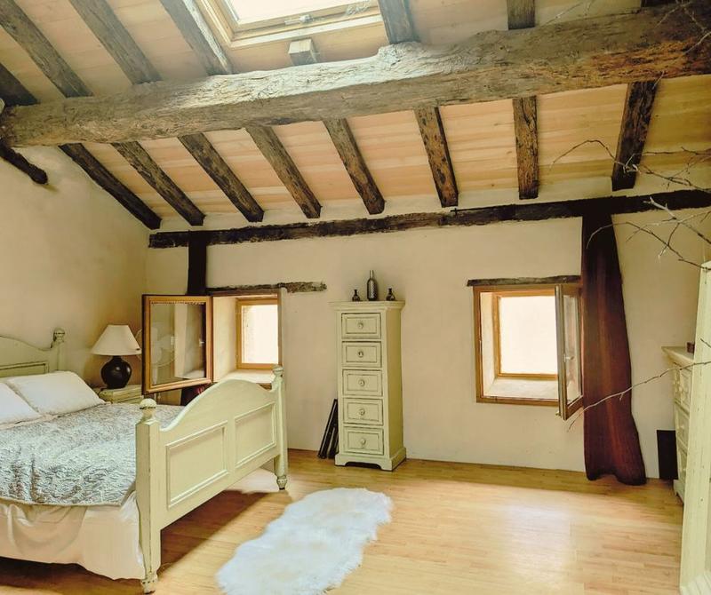 Maison - 280 m² - 8 pièces