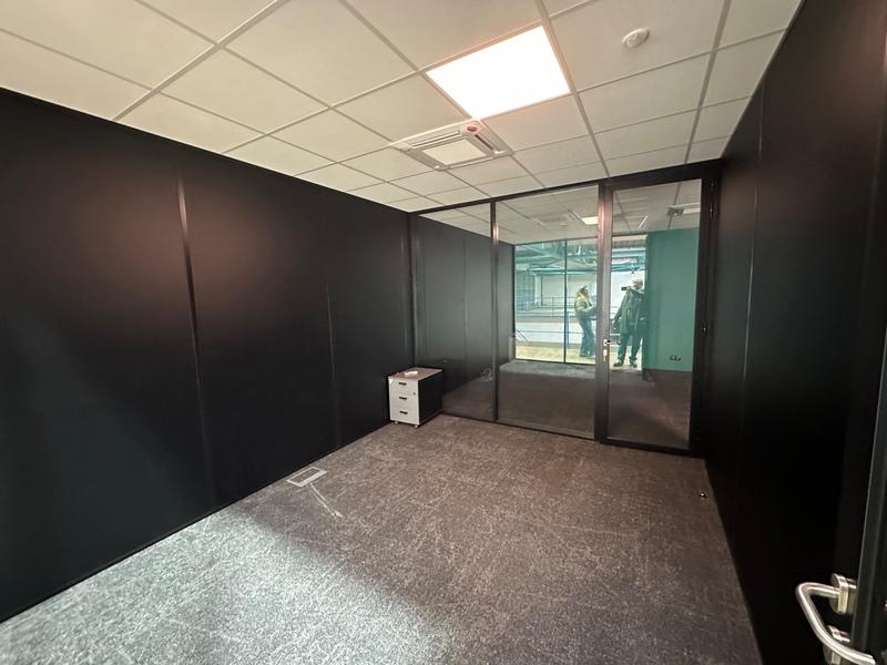 Entrepôt - 994 m² - 15 pièces