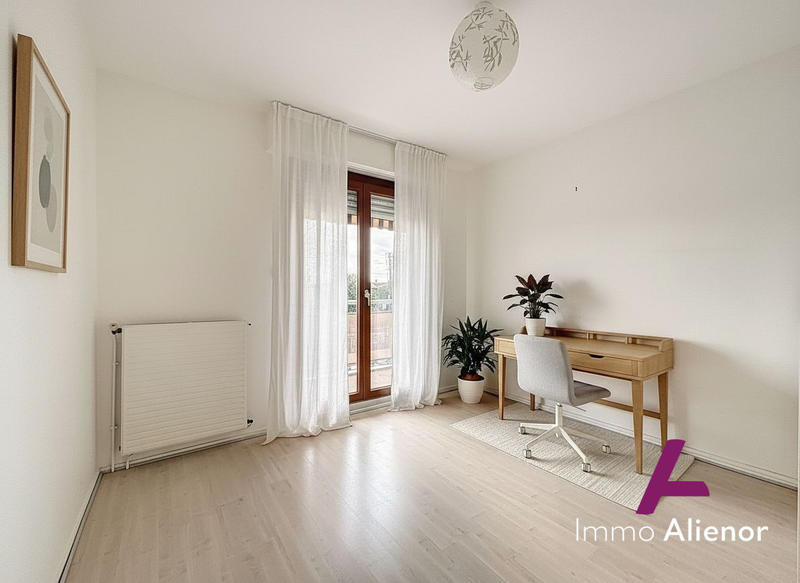 Appartement - 93 m² - 4 pièces