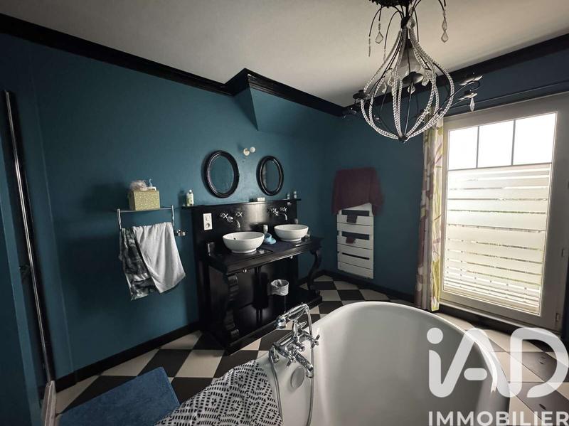 Maison - 182 m² - 7 pièces