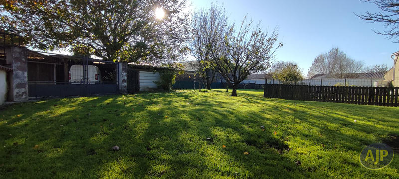 Maison - 281 m² - 9 pièces