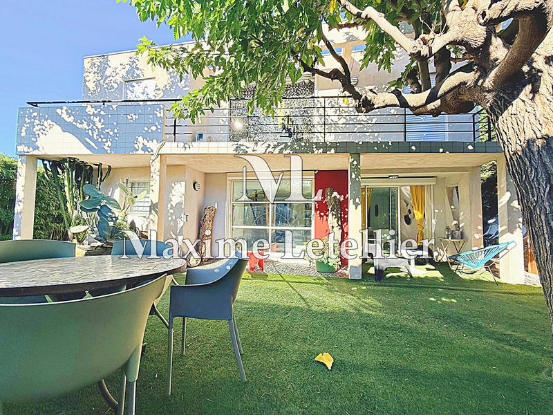 Maison contemporaine - 170 m² - 8 pièces