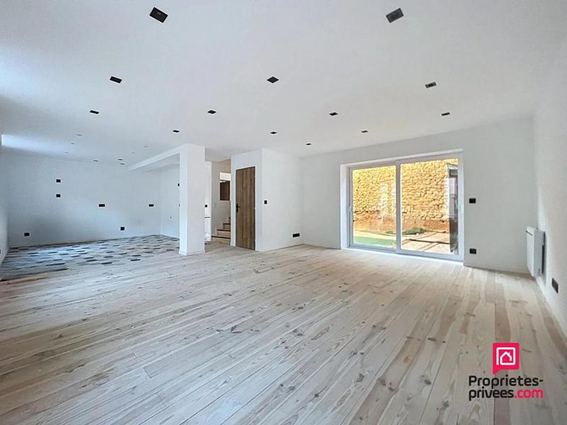 Maison - 220 m² - 8 pièces