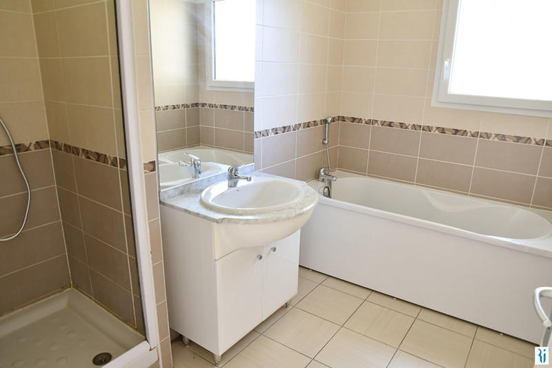 Maison - 95 m² - 4 pièces