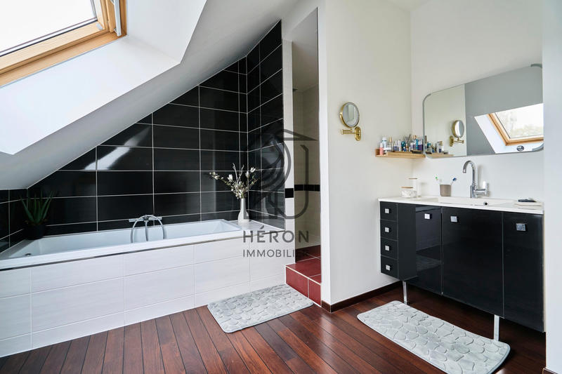 Ferme - 293 m² - 8 pièces