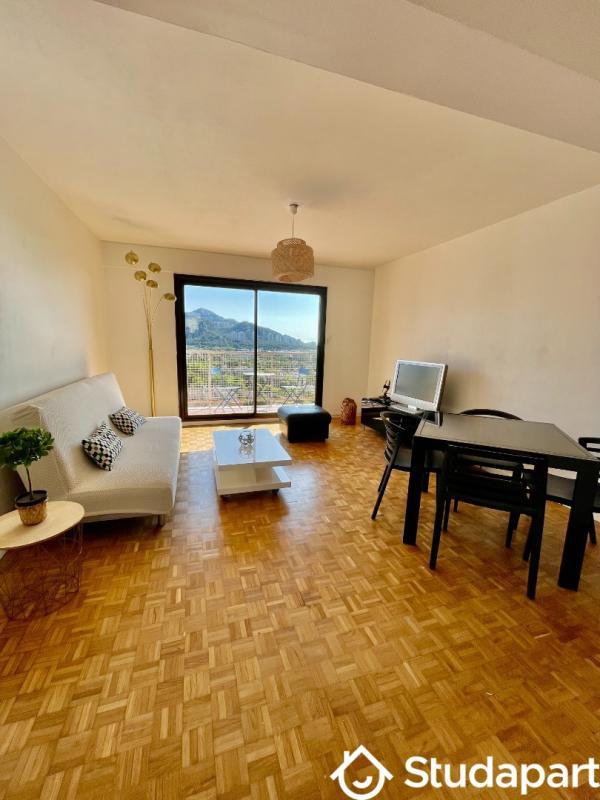 Chambre - 9 m² - 1 pièce