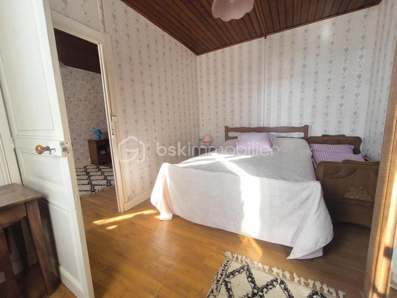 Demeure - 199 m² - 12 pièces