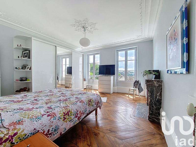 Maison - 233 m² - 8 pièces