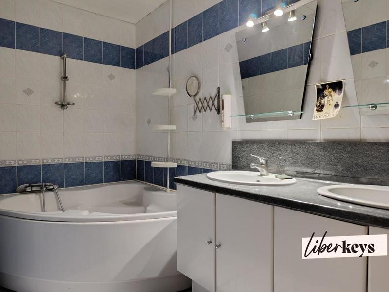 Appartement - 100 m² - 5 pièces