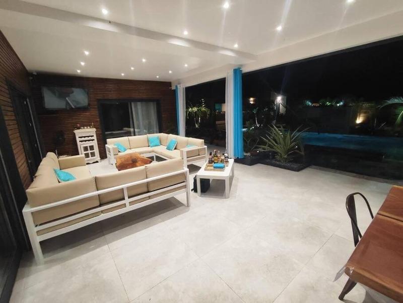 Villa - 374 m² - 14 pièces