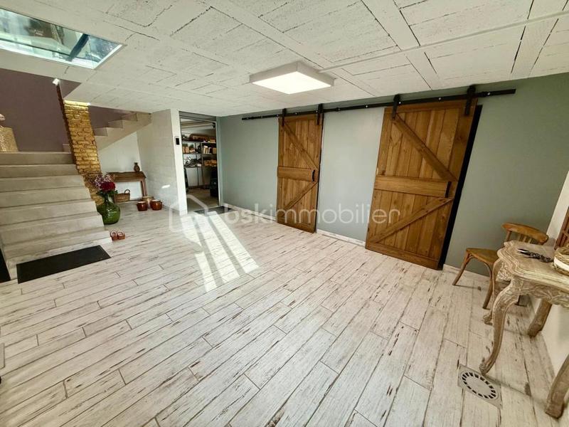 Propriété - 293 m² - 6 pièces