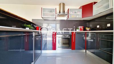 Maison - 219 m² - 9 pièces