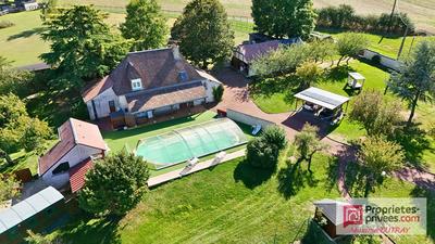 Maison - 351 m² - 18 pièces