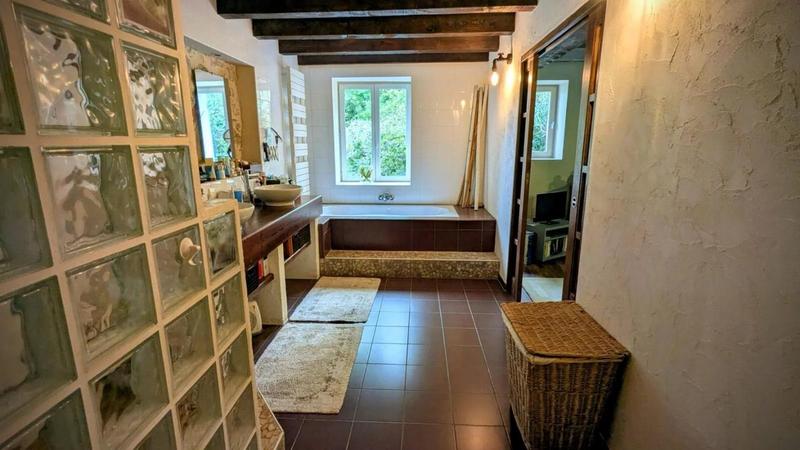 Propriété - 237 m² - 6 pièces