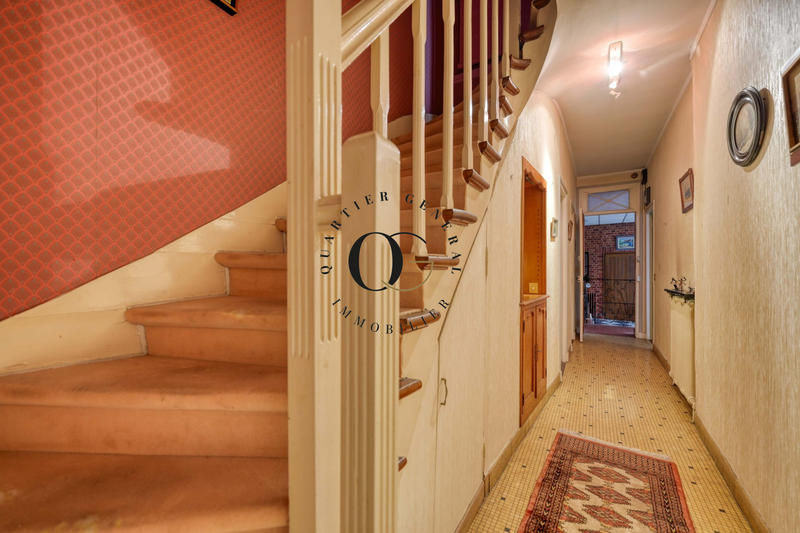 Maison - 200 m² - 8 pièces