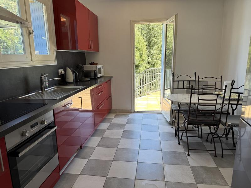 Maison - 93 m² - 5 pièces