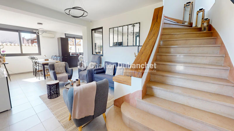 Maison - 167 m² - 6 pièces