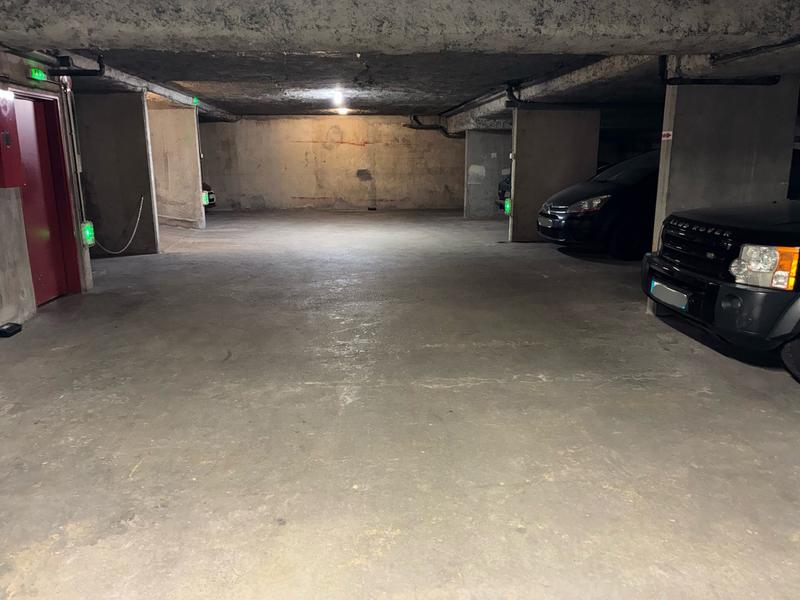 Parking / Garage - 13 m²