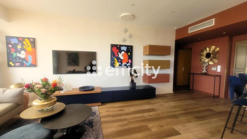 Penthouse - 85 m² - 4 pièces