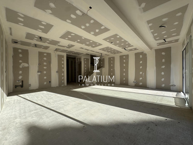 Maison - 99 m² - 4 pièces