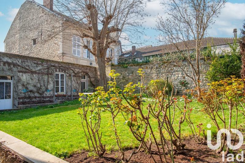 Maison - 229 m² - 11 pièces