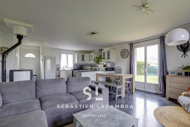 Maison - 98 m² - 4 pièces