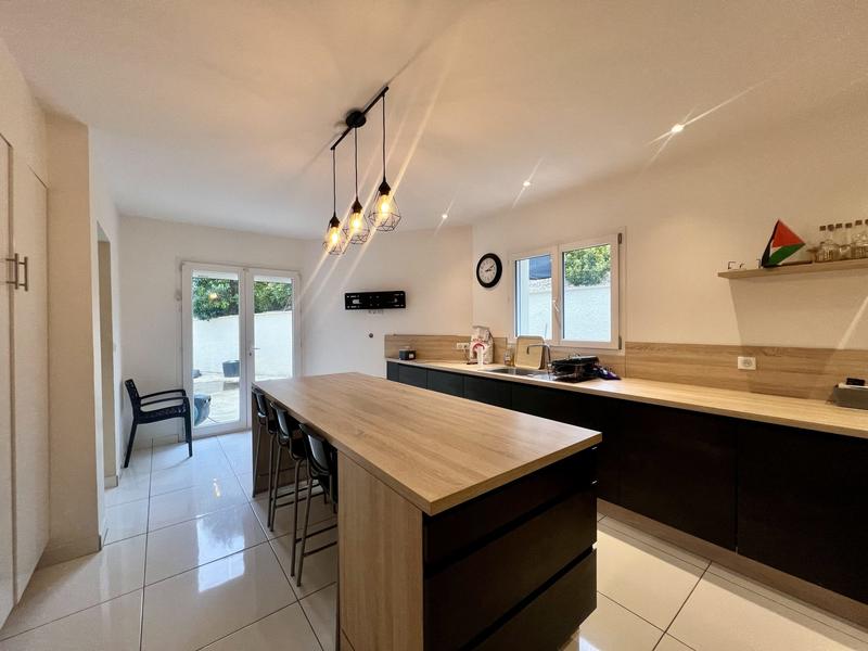 Maison - 136 m² - 6 pièces