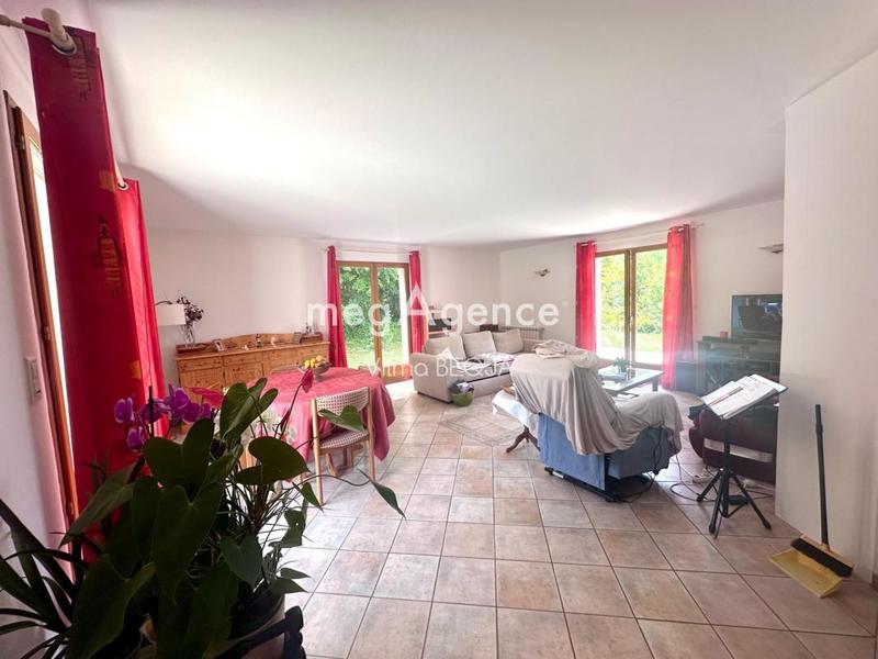 Maison - 230 m² - 6 pièces