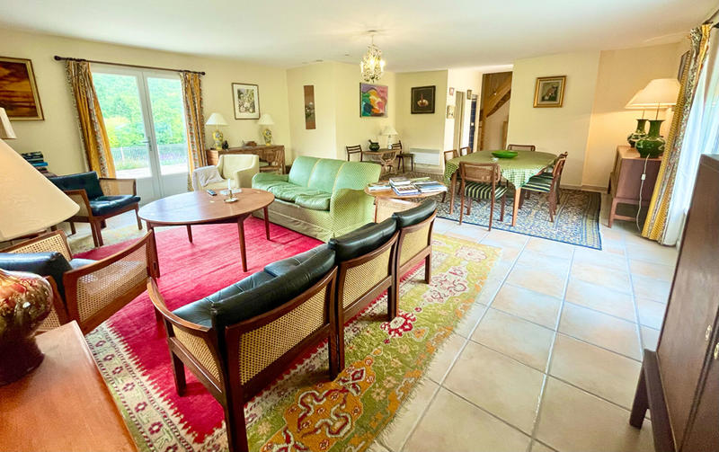 Maison - 137 m² - 5 pièces