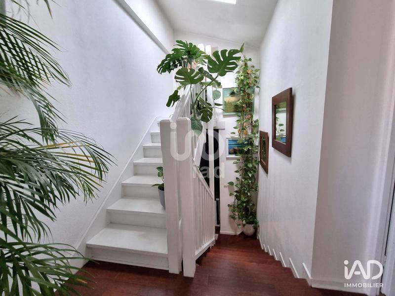 Maison - 235 m² - 8 pièces