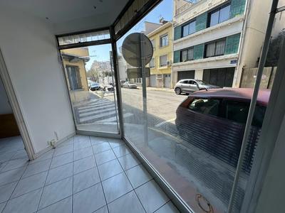Local commercial - 85 m² - 3 pièces
