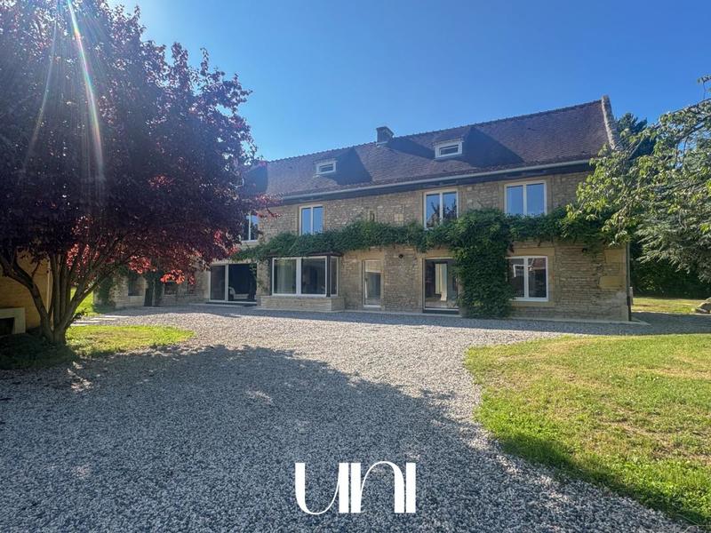 Maison - 500 m² - 13 pièces