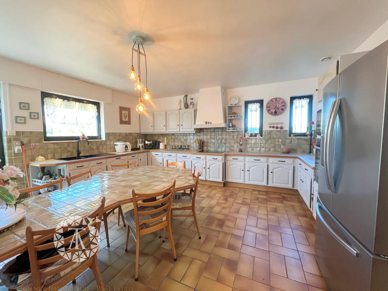 Villa - 195 m² - 7 pièces