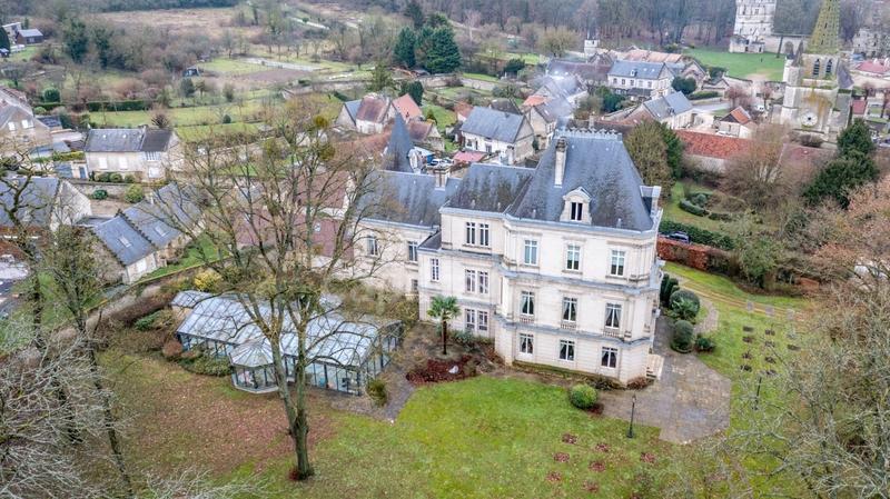 Château - 750 m² - 15 pièces