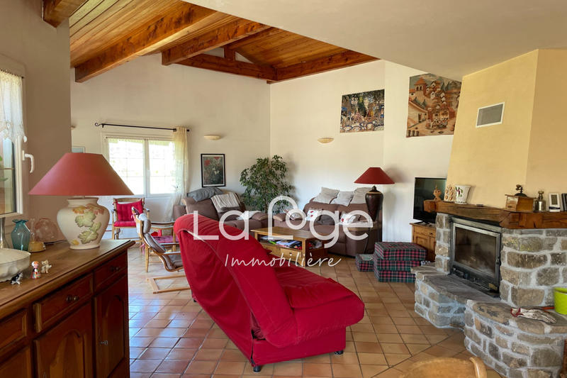 Maison - 224 m² - 7 pièces